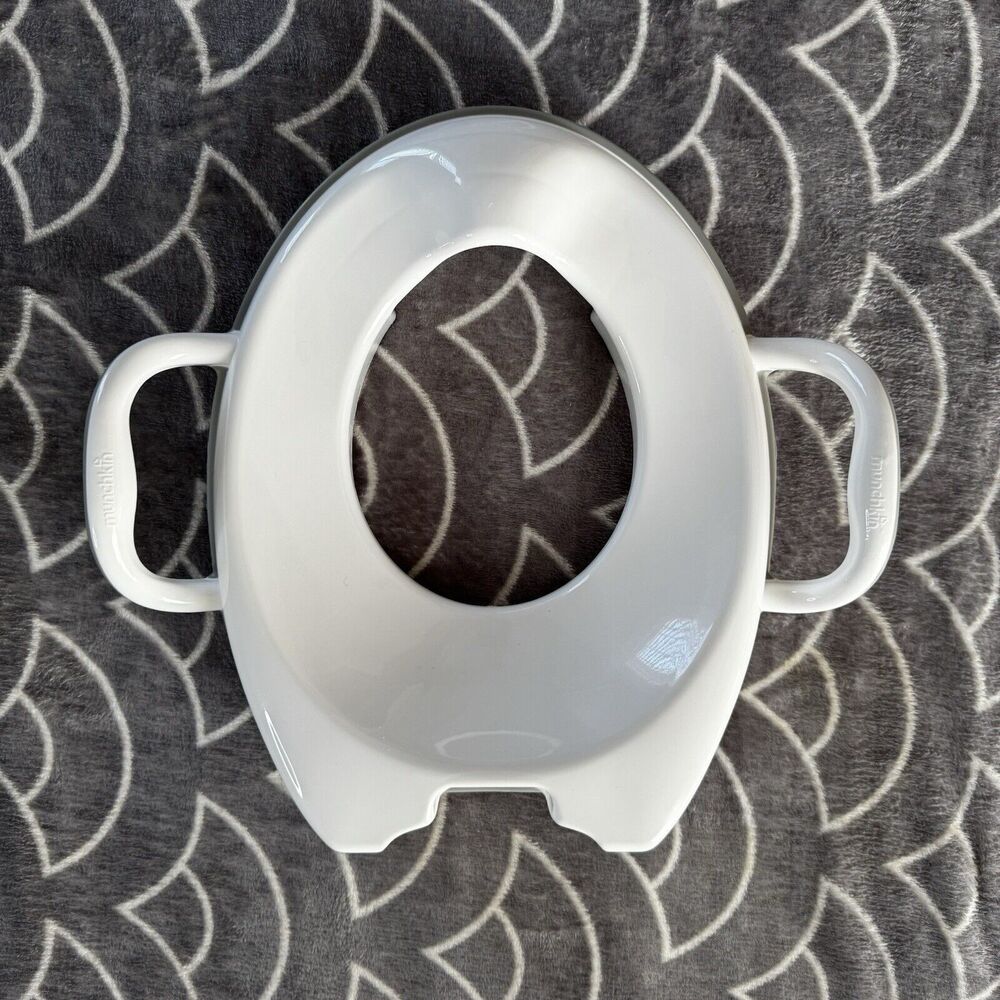 Munchkin White Sturdy Handles For Ease Safety Potty Seat